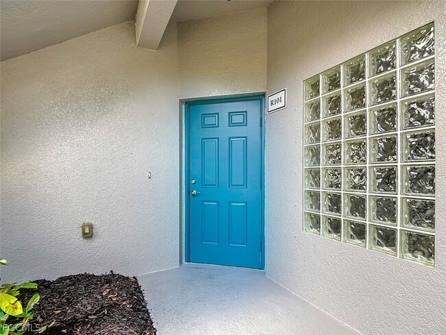 Building Photo - 12151 Summergate Cir