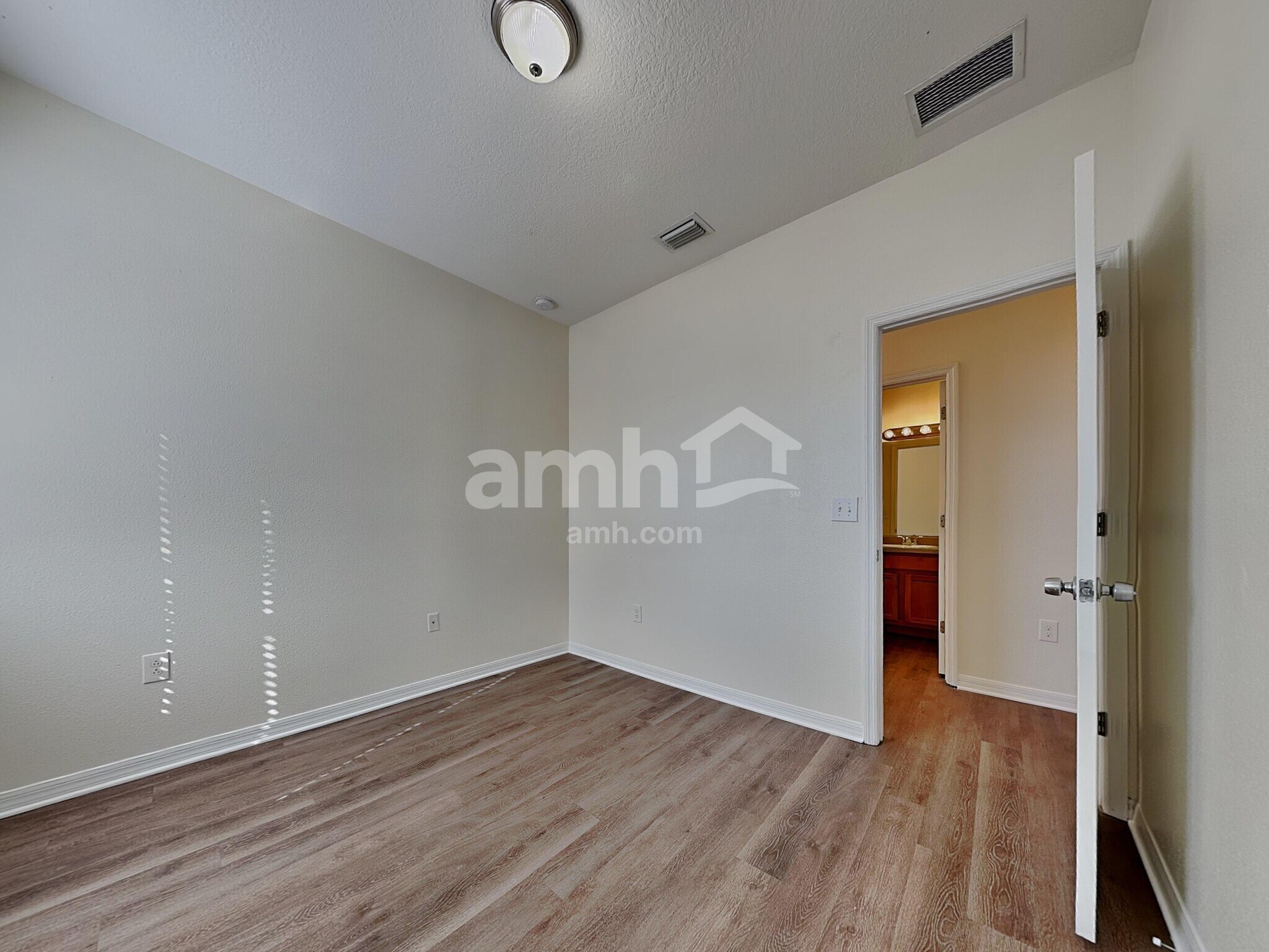 Building Photo - 6019 Blue Sage Dr