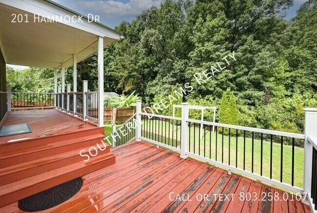 Building Photo - 201 Hammock Dr