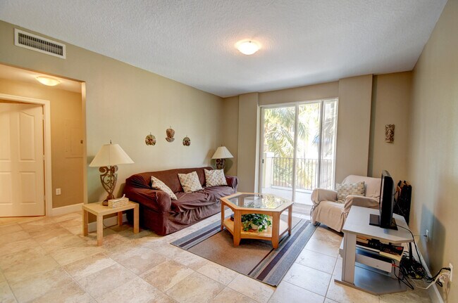 Building Photo - 250 NE 3rd Ave