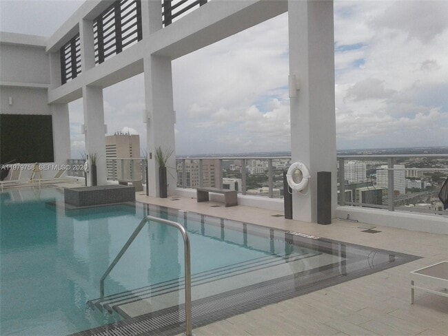 Building Photo - 151 SE 1st St