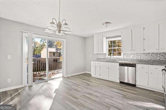 Building Photo - 5232 Ridge Forest Dr