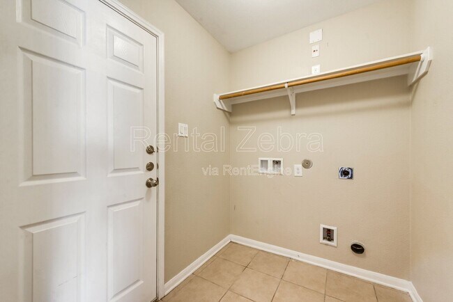Building Photo - 517 Misty Mountain Dr