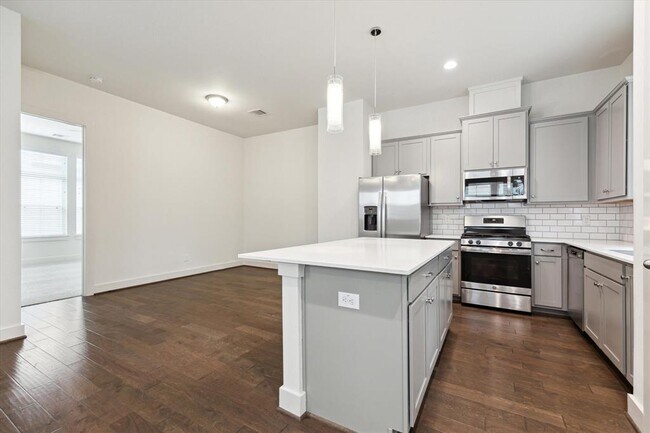 Building Photo - 6019 Cypress St