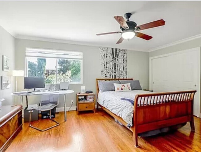 Building Photo - Remodeled Home in Great Location w/ Solar,  Central A/C & No Carpets!!