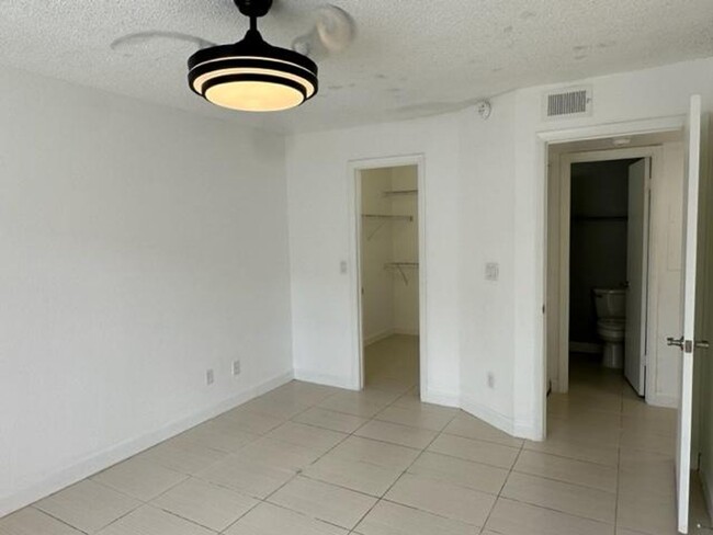 Building Photo - 1st Floor 1 Bedroom and 1 Bathroom Condo  ...