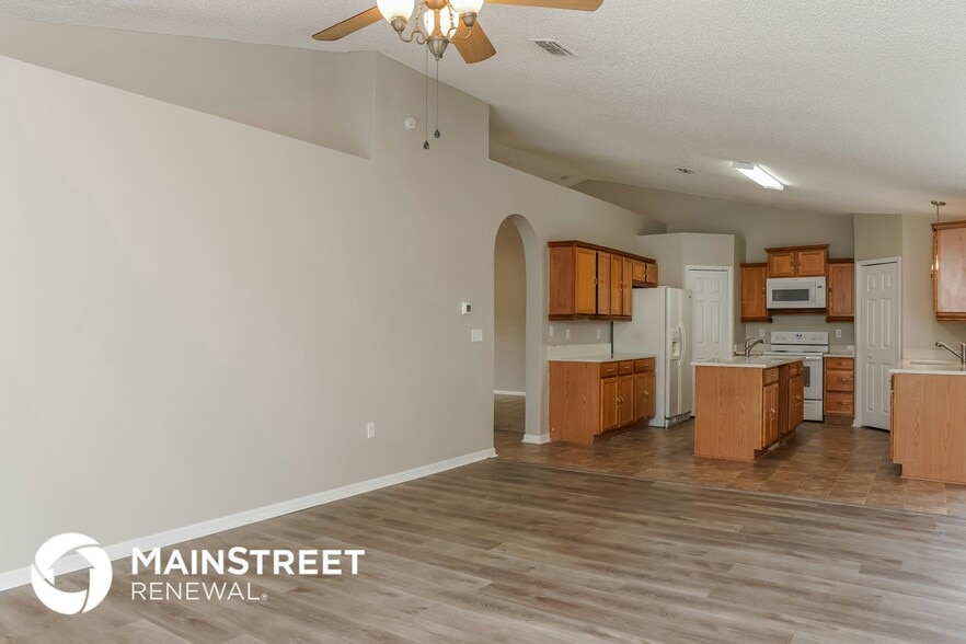 Building Photo - 1394 Gillott St NW