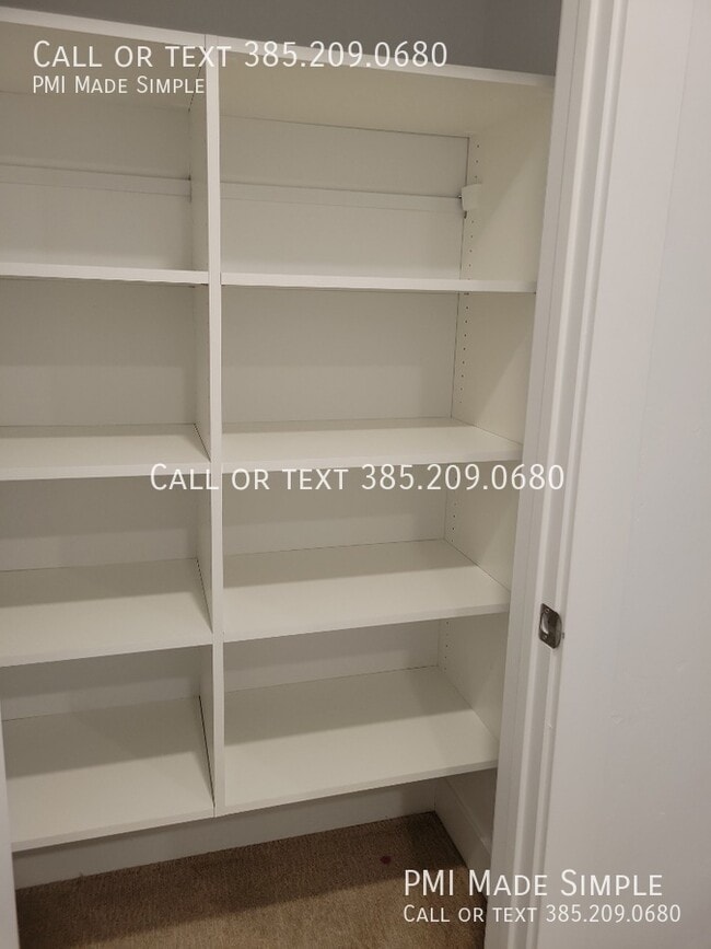 Building Photo - 10884 N Slate Ln