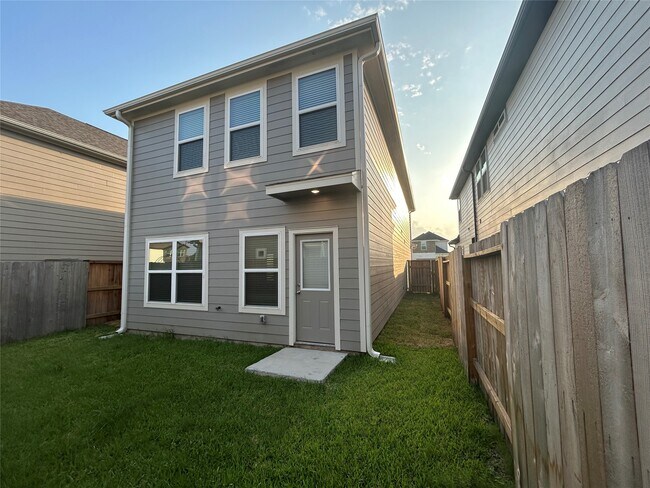 Building Photo - 1511 Revolution Way