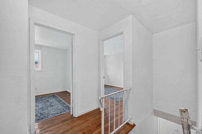 Building Photo - 210 Linn Ct