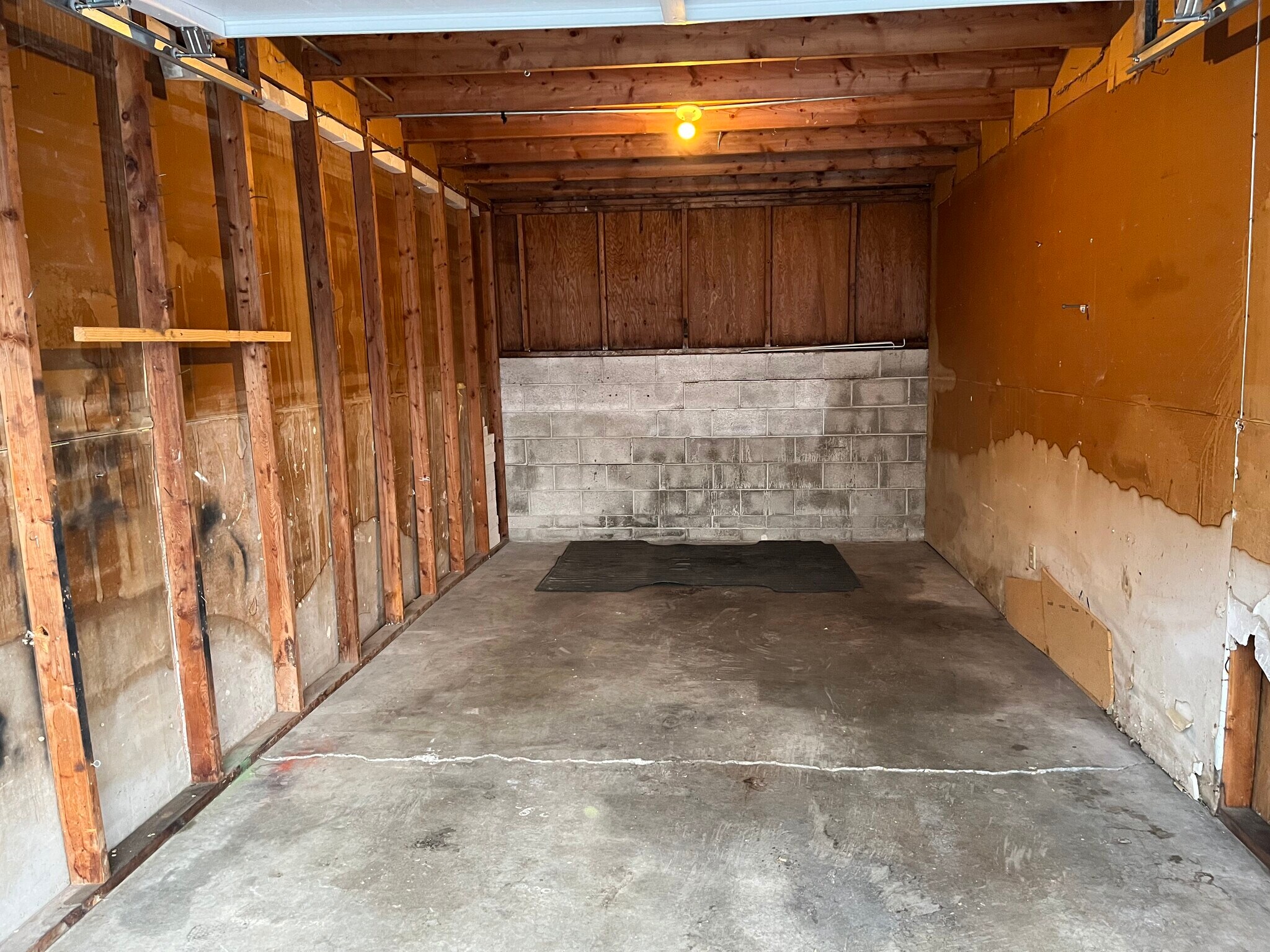 GARAGE STORAGE SPACE - 376 Alice Ave