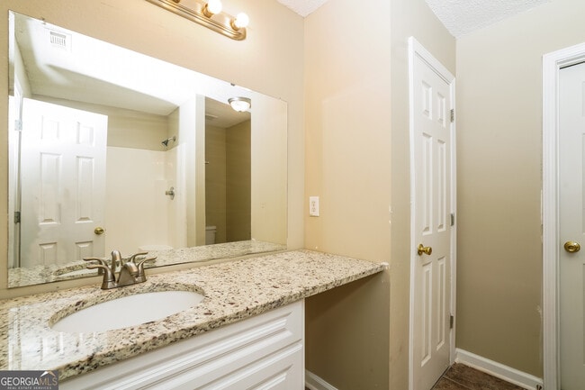 Building Photo - 6354 Klondike River Rd