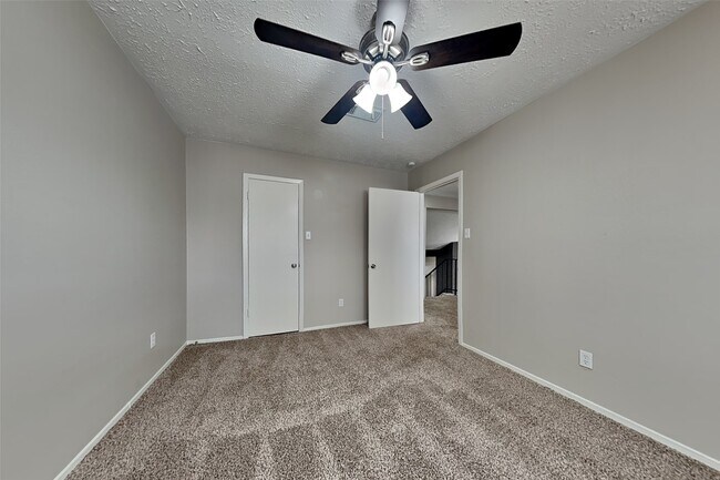 Building Photo - 4823 Owens Creek Ln