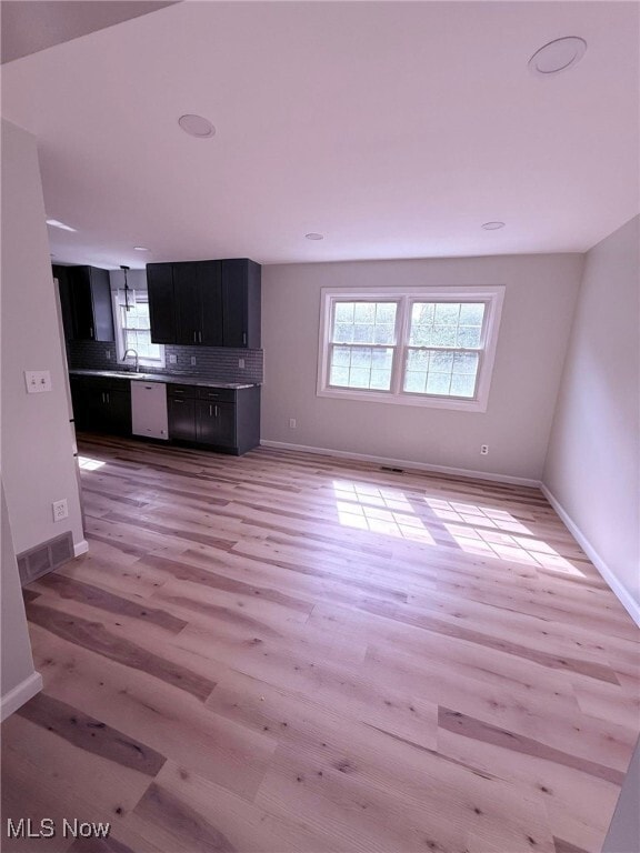 Building Photo - 6686 Hythe St NW