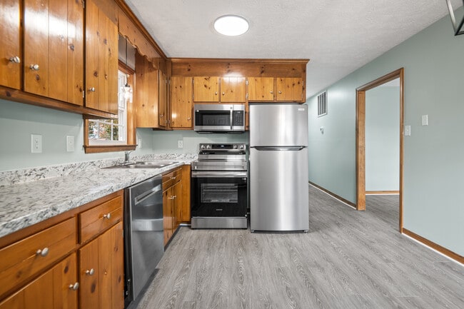Building Photo - 514 Highland Ave