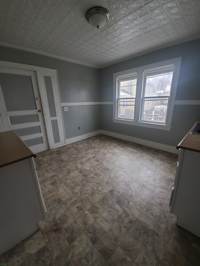 Building Photo - 29 Costar Street
