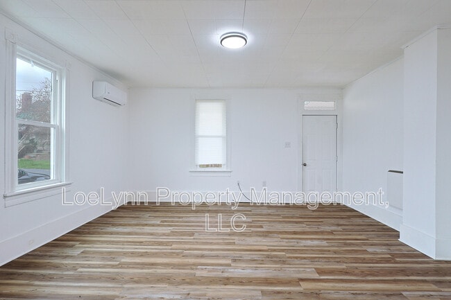 Building Photo - 14208 Temple St