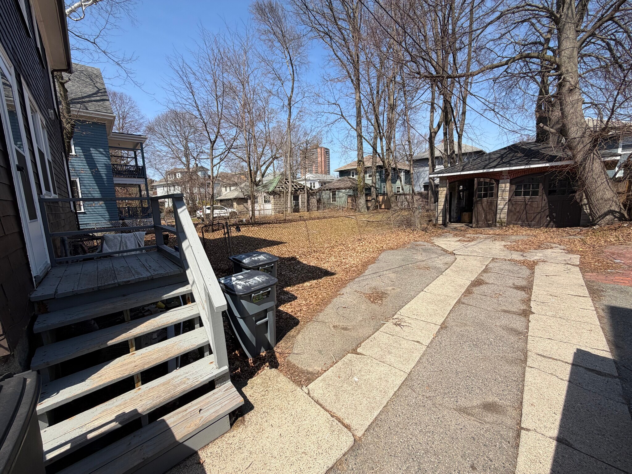 Building Photo - 23 Moraine St