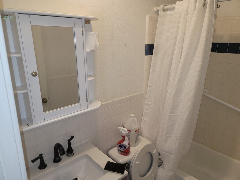 Building Photo - 73 Woodrow St