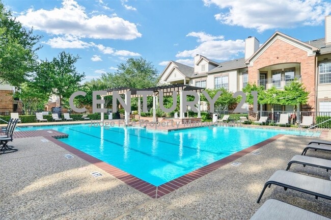 Building Photo - Wonderful 2-Story 3/2/1 Townhouse in Plano...