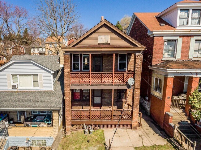 Building Photo - 170 Ormsby Ave