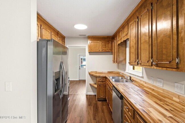 Building Photo - 130 Mohican Trail