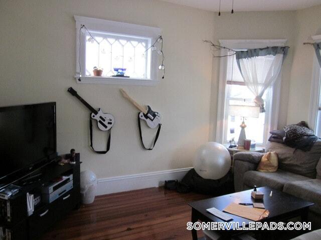 Building Photo - 81 Newbury St