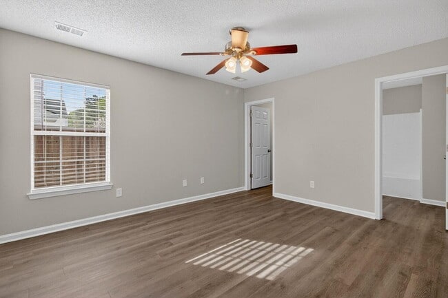 Building Photo - Hunters Bend Haven