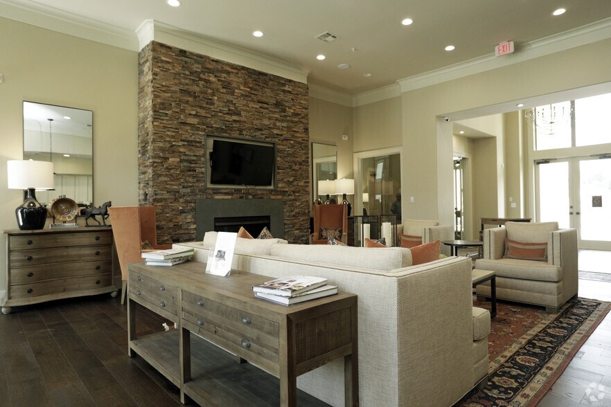 Smart Living At Telephone Houston Tx Apartment Finder