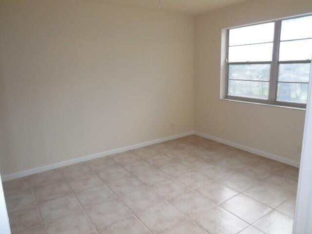 Building Photo - 8393 Royal Palm Blvd