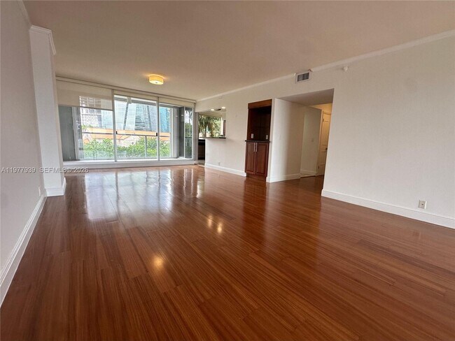Building Photo - 1541 Brickell Ave