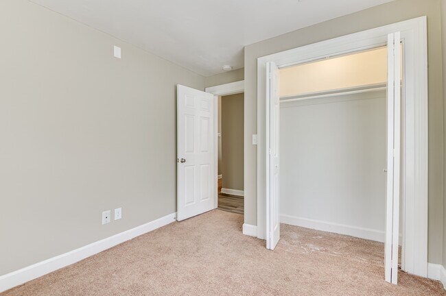 Building Photo - 515 3rd St