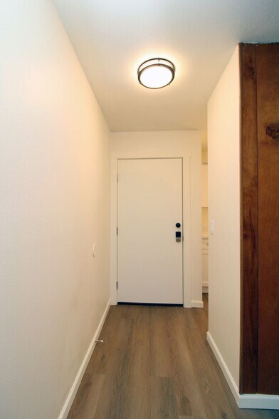 Building Photo - 3736 SW 10th Ave