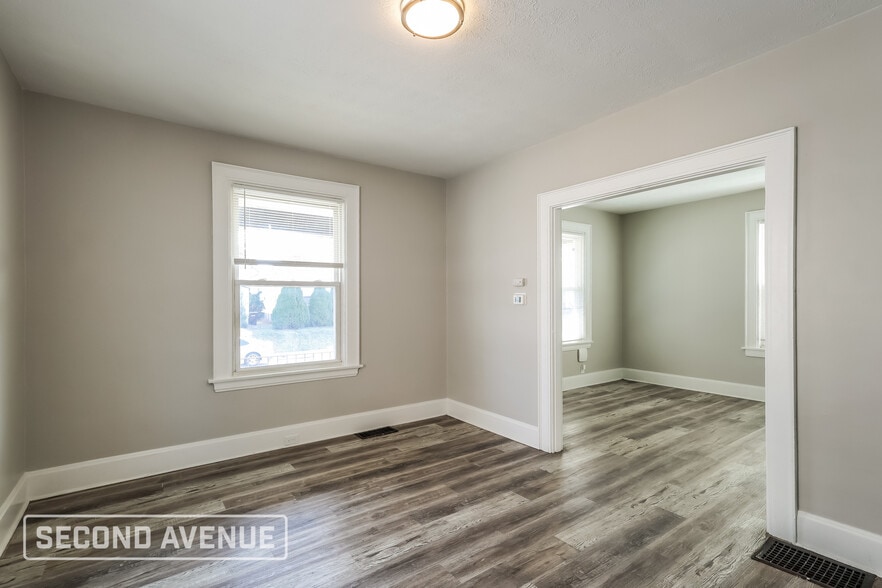 Building Photo - 5325 Rolston Ave