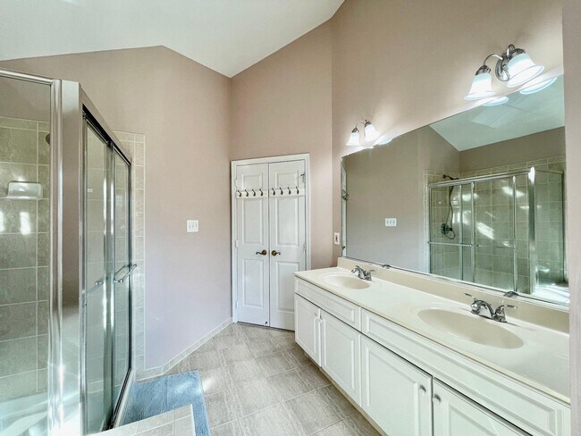 Building Photo - 1030 Grand Oak Way
