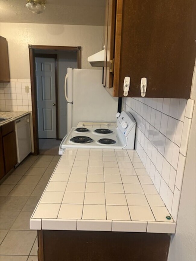 Building Photo - 2 Bed, 2 Bath Duplex in Mountain View Area