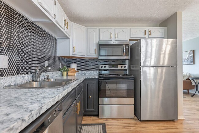 Building Photo - 5276 Buckner Dr