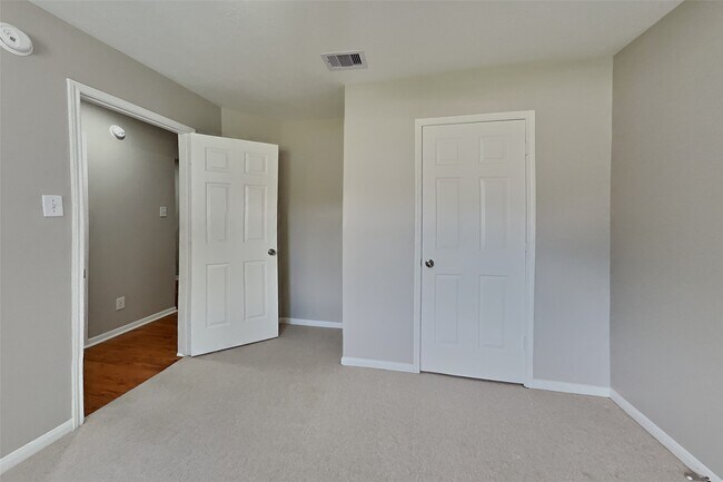 Building Photo - 26912 Castlecliff Ln