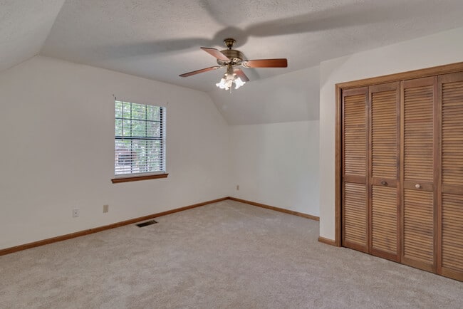 Building Photo - 130 Briarwood Ln
