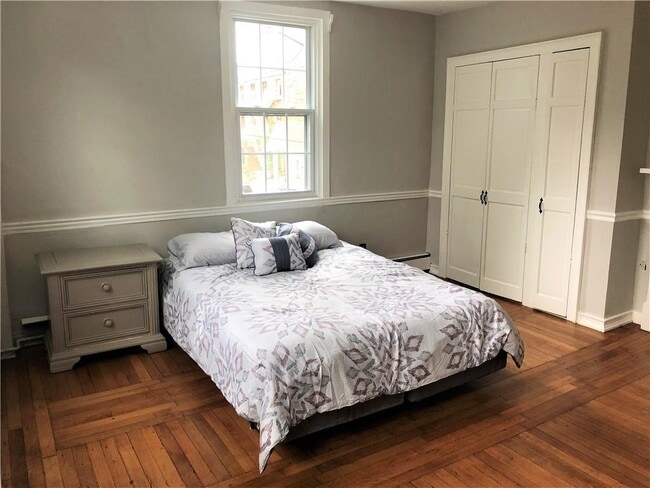 Building Photo - 283 Spring St