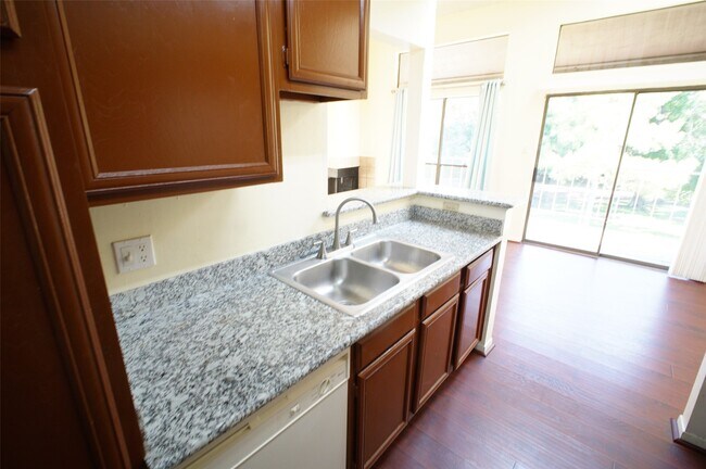 Building Photo - 8587 Sands Point Dr