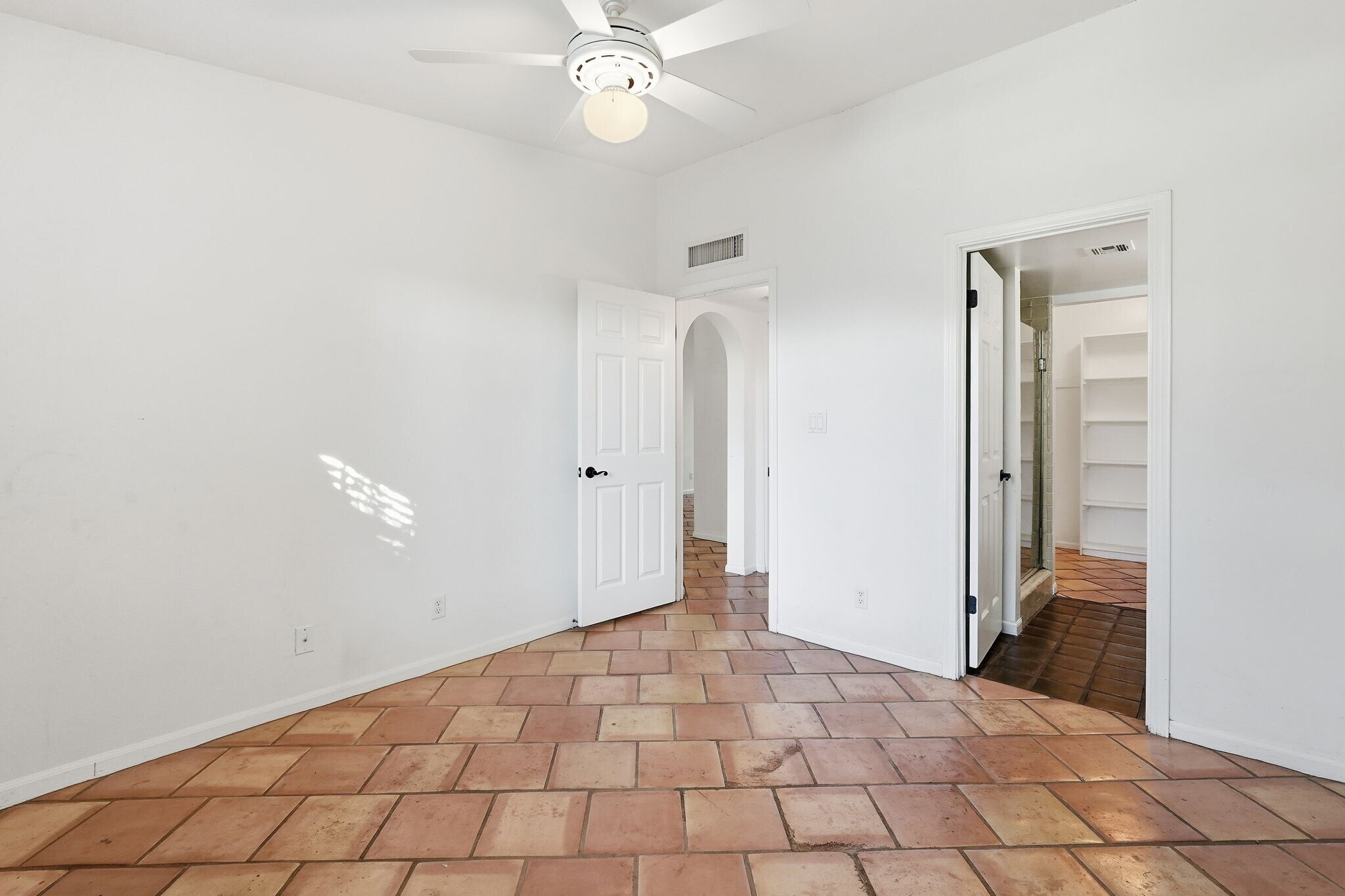 Building Photo - 1449 E Highland Ave