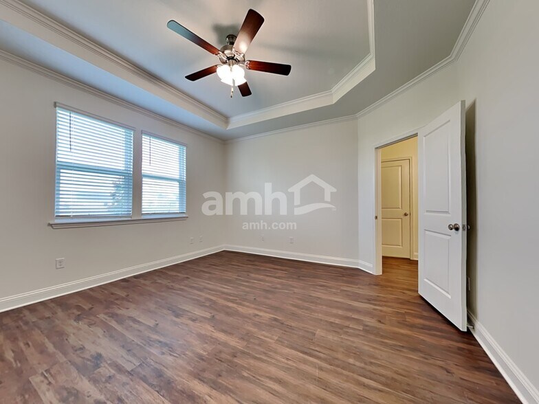Building Photo - 380 Banyan Frst Dr