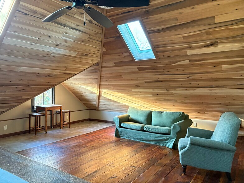 Building Photo - 920 Lafayette Ave