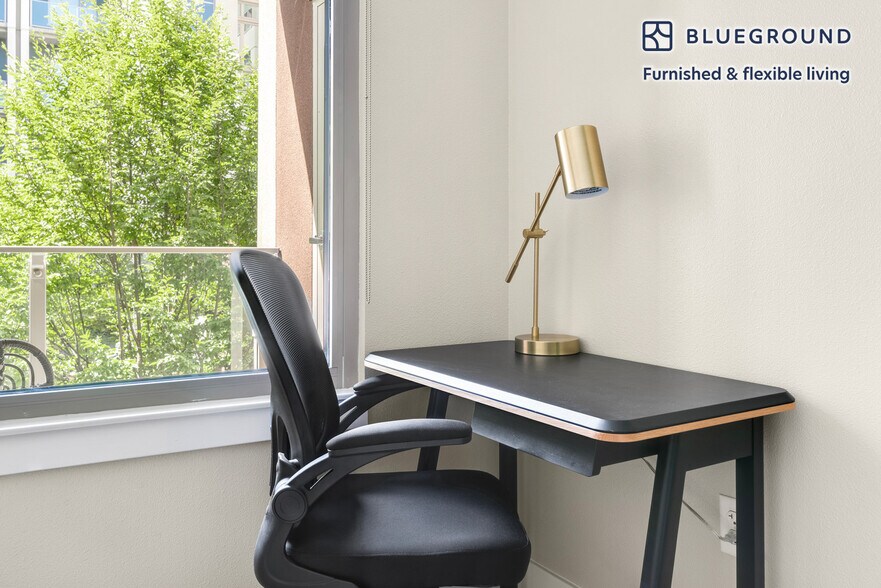 Building Photo - 185 Channel St