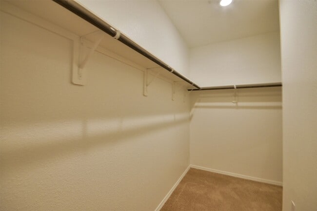 Building Photo - 24810 Winema Wds Ln