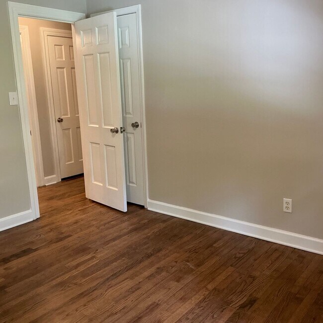 Building Photo - Now Available! Newly Renovated 3 BR/2 BA i...
