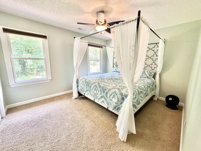 Building Photo - 1804 Crooked Creek Rd