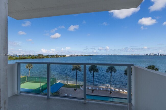 Building Photo - 3301 NE 5th Ave