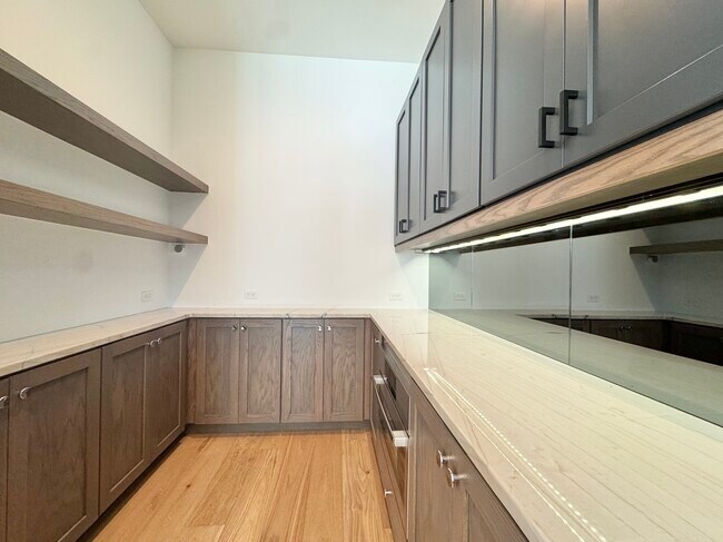 Building Photo - 2109 Belleview Ave